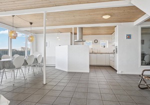 Stunning home in Thisted with kitchen