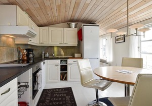 Stunning home in Ulfborg with WiFi