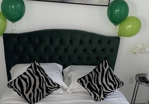 STUNNING & LUXURIOUS 1 BEDROOM 1 BATH/AMENITIES. COME STAY & SEE FOR YOURSELF
