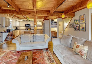 Stunning mountain duplex with full kitchen, deck, game room, W/D & WiFi