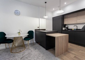 Stylish 1 Bedroom Apartment in Bolton