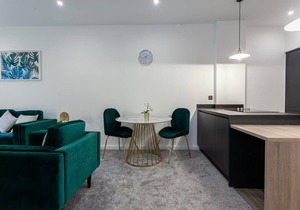 Stylish 1 Bedroom Apartment in Bolton