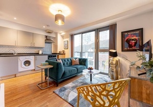 Stylish 1 Bedroom Apartment - Central Birmingham, Cube and Mailbox