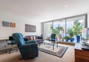 Stylish 2 Bedroom Home in Camperdown