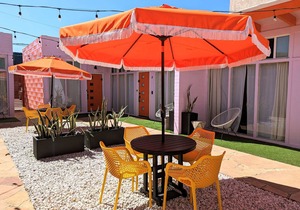 Stylish Hermosa Pier Getaway plus free parking