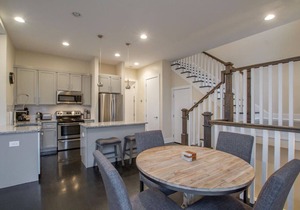 Stylish Home - Private Rooftop - Perfect Location