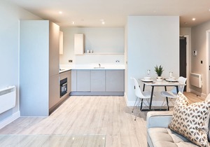 Stylish One Bedroom Apartments with Free Parking