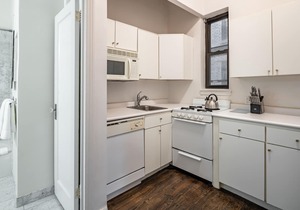 Stylish One Bedroom Near Central Park