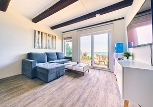 Suite 204: Beautiful 3-Bedroom Beachfront Townhouse
