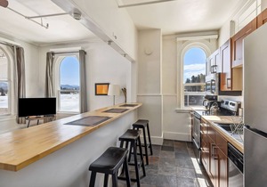 Suite 8-Not Pet Friendly