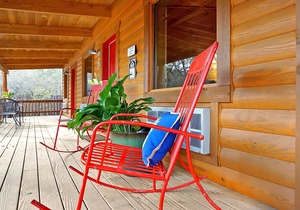 Suite with Two Queen Beds Minutes from Downtown!