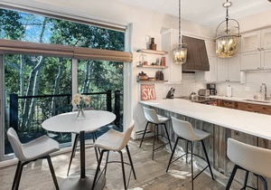 Summer in Snowmass! Bright Corner Condo w/Views, 2 Balconies, Pool/HT, Parking & Trail Access
