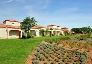 Summer villa with terrace or loggia, located in Languedoc