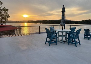Sunfish Studio 1: Kingsland Pet Friendly with Pool!
