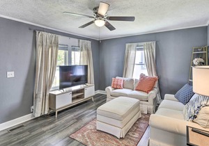 Sunny Bristol Home w/ Yard - Walk to Downtown