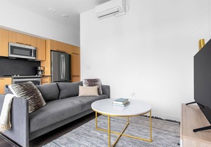 Sunny Capitol Hill 1BR w/W/D, Rooftop, Lounge, near park, by Blueground