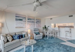 Sunrise Escape: Oceanfront Beauty!
