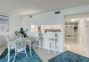 Sunrise Escape: Oceanfront Beauty!