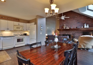 Sunrise Timberline: 3BR, 2BA Ski In/Ski Out Condo