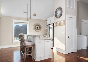 Sunset Beach House: Great views, private pool, hot tub, pool table & elevator