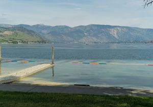 Sunset Escape 302 - 2 bed, 2 bath Condo Near Lakeside Park Lake Chelan
