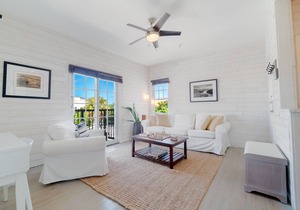 Sunset Executive Corner Suite - Renovated 1bd/1ba (+parking and balcony)