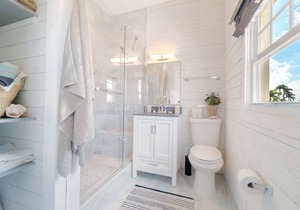 Sunset Executive Corner Suite - Renovated 1bd/1ba (+parking and balcony)