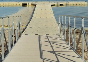 Sunshine Getaway 307 - 2 bed, 2 bath Condo Near Lakeside Park Lake Chelan