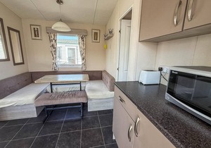 Superb 8 berth caravan for hire at a great holiday park in Norfolk ref 50026M