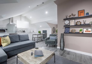 Superior Penthouse, Central Location, Sleeps 6