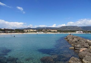 T2 avec Grande Loggia, Parking, Proche Plage et Commerces à La Favière - FR-1-610-68