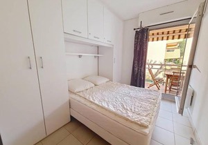 T2 avec Grande Loggia, Parking, Proche Plage et Commerces à La Favière - FR-1-610-68