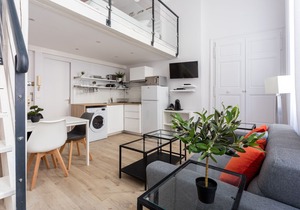 T2 duplex historical center