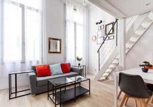 T2 duplex historical center