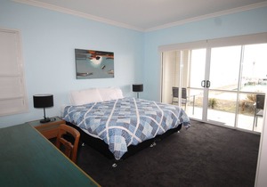 Tangalooma Beach Front Apartment 4