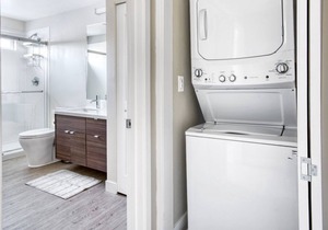 Tasteful Campbell 1BR w/ W/D, Pool, Gym, walk to WF + TJ, by Blueground