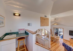 Terrific Ocean Views! Oceanviews, easy beach access, hot tub, & hammock