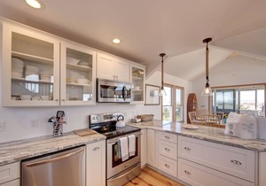 Terrific Ocean Views! Oceanviews, easy beach access, hot tub, & hammock