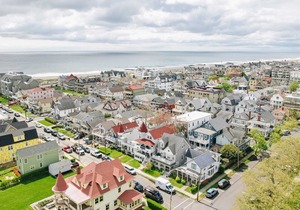 The Allenhurst, Beach Apartment #3 - Midsize Studio with Bathroom, Kitchen, & Ex