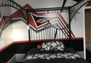 The Ankh Bedroom in Unusual Family home near the Sea