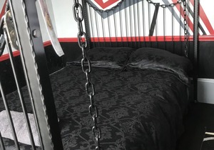 The Ankh Bedroom in Unusual Family home near the Sea