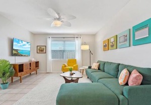 The Atomic Burst 50s Mid Century Apt in the Heart of St Aug Beach Steps to Sand Bites and Drinks