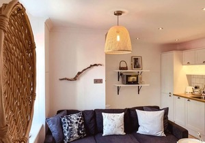 The Estuary Apartment - 2 minutes from beach!