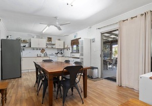 The Flip Flop Inn - Beachside Getaway