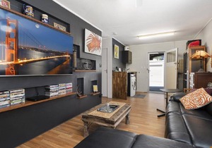 The Flip Flop Inn - Beachside Getaway