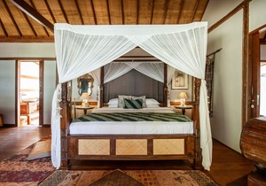 The Gili Beach Resort, 4 Bedrooms Villa Gili Trawangan - Beach Front
