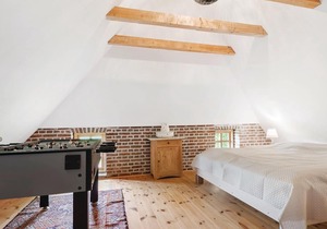 The idyllic farmhouse under thatch.