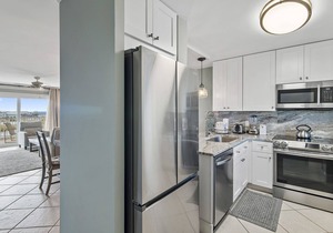 The Islander 517 W/D Snowbird Avail! Heated Pool & Beach Service (Seasonal)