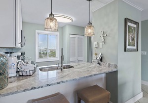 The Islander 517 W/D Snowbird Avail! Heated Pool & Beach Service (Seasonal)