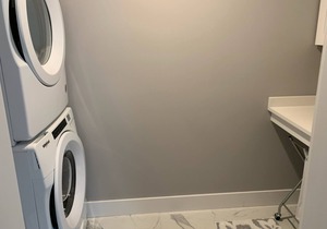 "The Isles" Townhome Located 6 blocks from ND